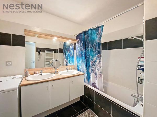 Lunel Centre : T3 lumineux avec terrasse, cave et parking !