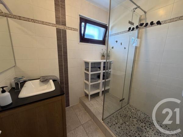 Appartement F3 à vendre  3 pièces - 55,83 m 2   ROYAN  - 17