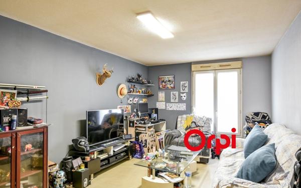 Appartement à vendre    3 pièces • 73 m2 Pierre-Bénite