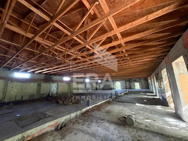 Carcassonne . Immeuble de 773 m² à rénover entièrement au bord du Canal du Midi »