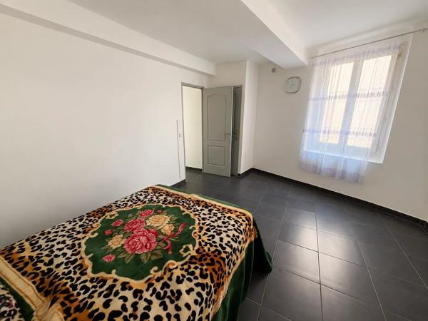 Vente                                                      Appartement
                        
                     3 pièces                      57 m2                     à Le Luc