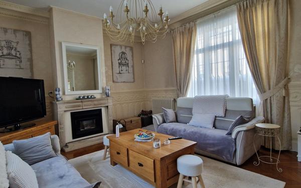 Maison à vendre    4 pièces • 265 m2 Saint-Quentin