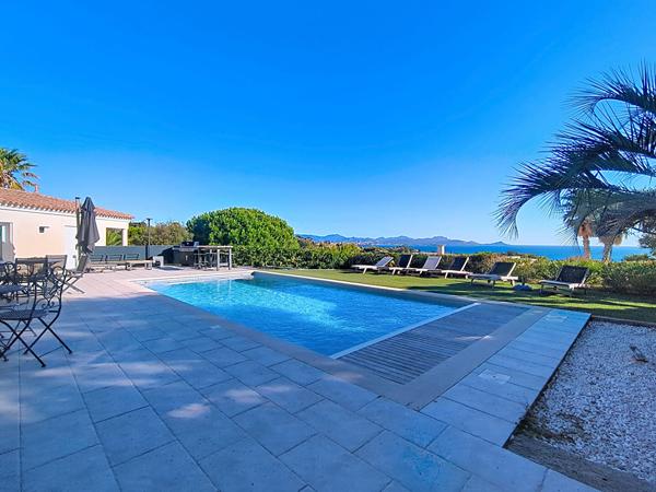 Saint-Aygulf vue mer 4 chambres garage piscine