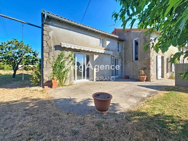 Maison à LA ROMAGNE, 49740 - 5 pièces 136m²