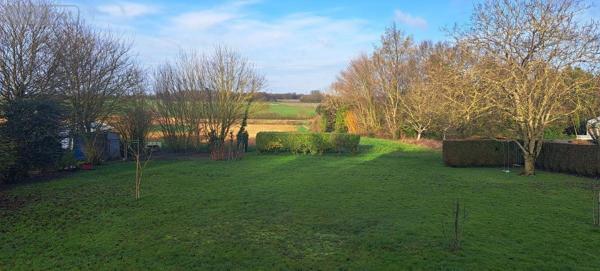 Maison à vendre à Saint-Saturnin-sur-Loire dans le Maine-et-Loire (49320), ref : 49004-1698