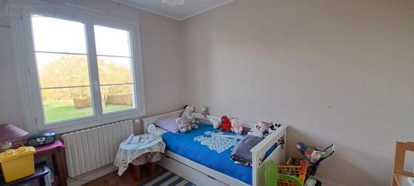 Maison à vendre à Saint-Saturnin-sur-Loire dans le Maine-et-Loire (49320), ref : 49004-1698