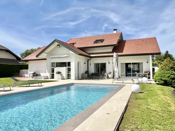 MAISON CENTRE VILLAGE - PISICNE - T2 INDÉPENDANT - SOUS SOL
