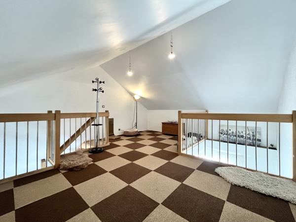 MAISON CENTRE VILLAGE - PISICNE - T2 INDÉPENDANT - SOUS SOL