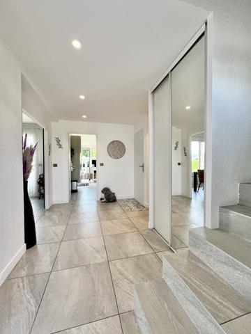 MAISON CENTRE VILLAGE - PISICNE - T2 INDÉPENDANT - SOUS SOL