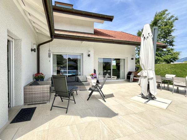 MAISON CENTRE VILLAGE - PISICNE - T2 INDÉPENDANT - SOUS SOL