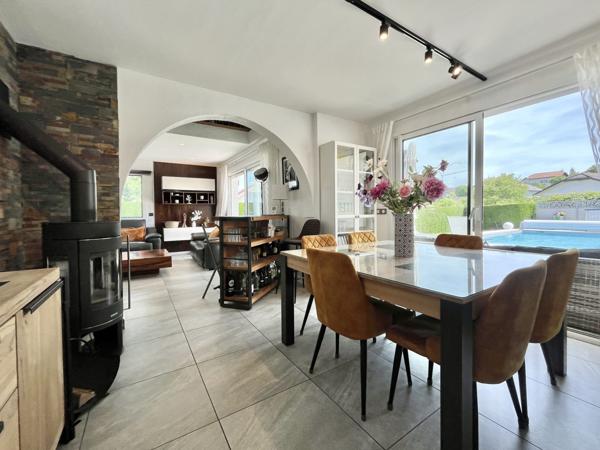 MAISON CENTRE VILLAGE - PISICNE - T2 INDÉPENDANT - SOUS SOL