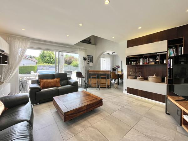 MAISON CENTRE VILLAGE - PISICNE - T2 INDÉPENDANT - SOUS SOL