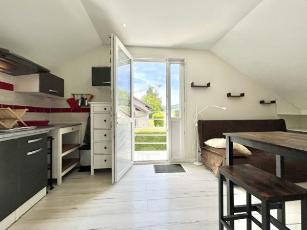 MAISON CENTRE VILLAGE - PISICNE - T2 INDÉPENDANT - SOUS SOL