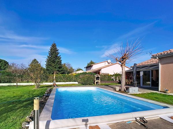 A VENDRE - Maison de plain-pied avec piscine - 3 chambres - SAINT LYS (31470) Proche centre ville