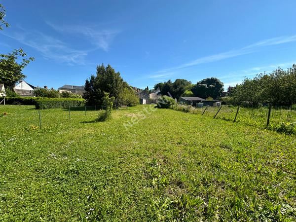 Agréable terrain constructible d'environ 360 m² à vendre à LUCEAU (72500)