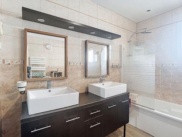 Maison de type 4 avec garage et jardin