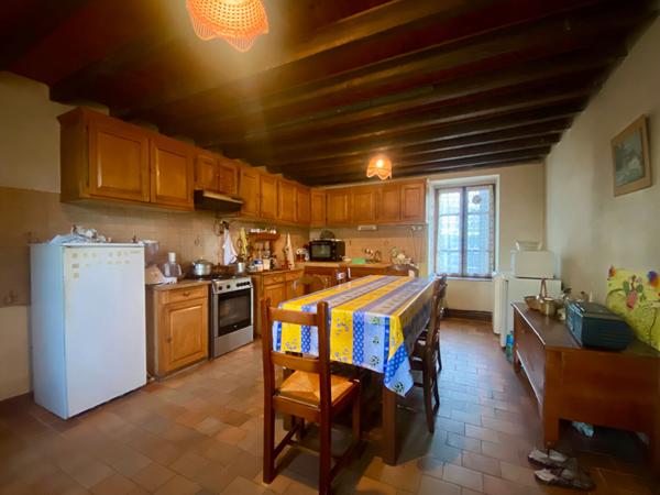 CONTRES ? Longère à rénover, à 5 minutes à pied du centre-ville