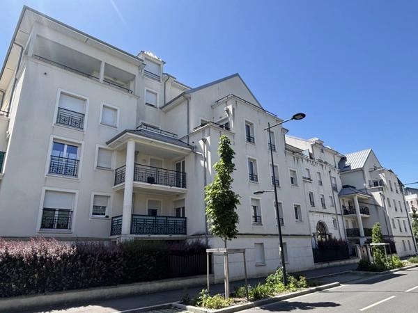 Location                                                      Appartement
                        
                     2 pièces                      42 m2                     à Lucé