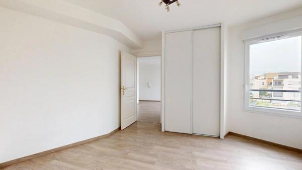 Location                                                      Appartement
                        
                     2 pièces                      42 m2                     à Lucé