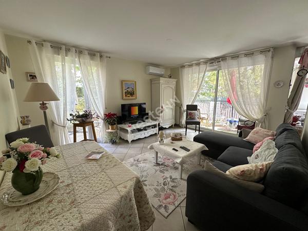 Appartement T3 65m2, Villeurbanne limite Lyon 3, terrasse, jardin, garage PMR