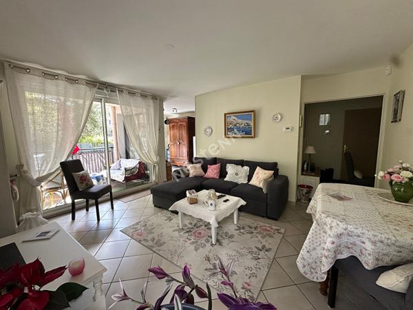 Appartement T3 65m2, Villeurbanne limite Lyon 3, terrasse, jardin, garage PMR