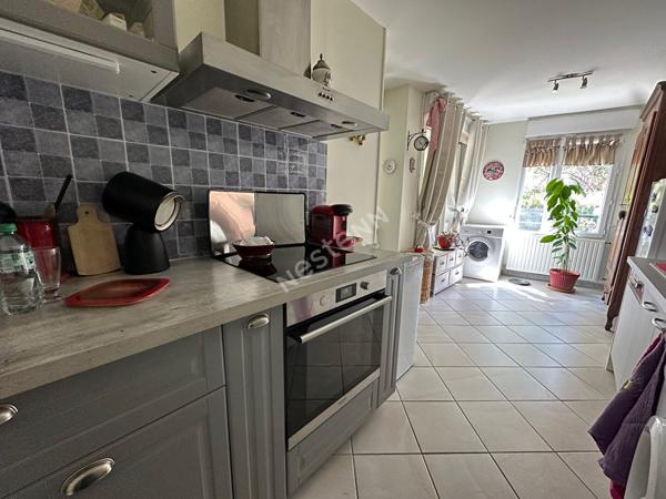 Appartement T3 65m2, Villeurbanne limite Lyon 3, terrasse, jardin, garage PMR