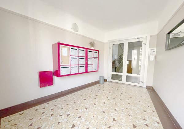 Versailles (78000) NOUVEAUTE VERSAILLES CHANTIERS - MEULIERE et JARDIN partagé - 3 PIECES SPACIEUX avec VUE sur FORET - DERNIER E