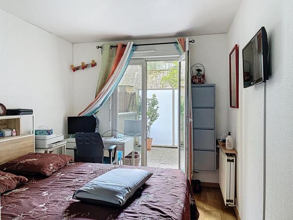 T2 en bon état avec loggia + terrasse 10mn RER