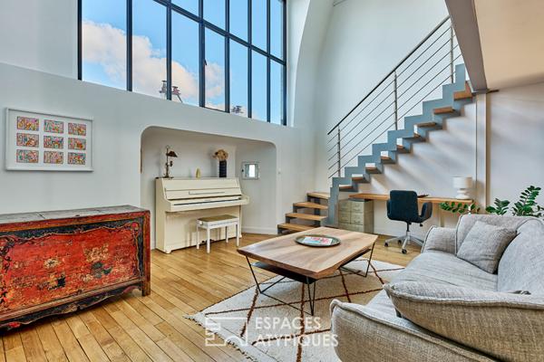 Atelier d’artiste en dernier étage avec remise à tableaux à SoPi