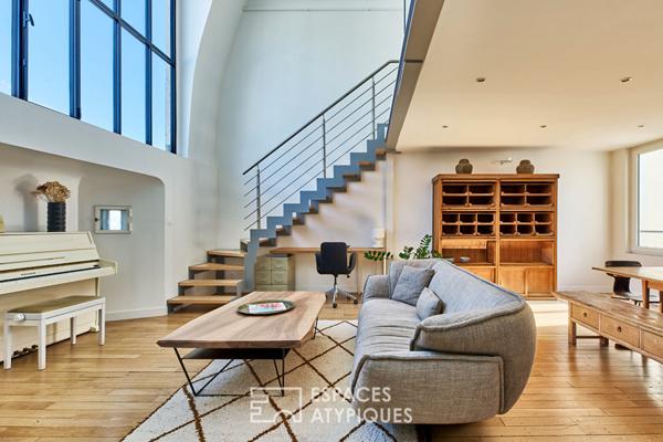 Atelier d’artiste en dernier étage avec remise à tableaux à SoPi