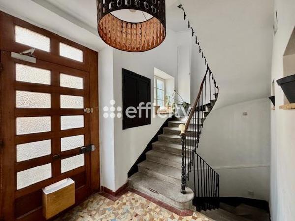 Immeuble
         17 pièces
        - 400 m² Exclusivité 139 000 € *