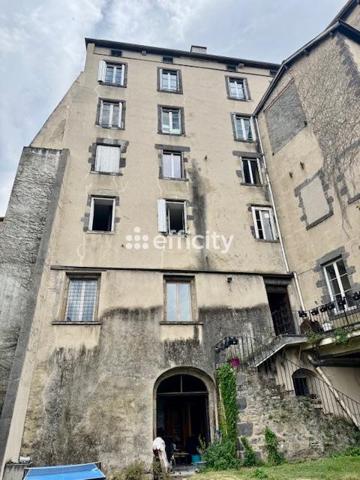 Immeuble
         17 pièces
        - 400 m² Exclusivité 139 000 € *