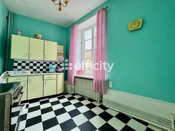 Immeuble
         17 pièces
        - 400 m² Exclusivité 139 000 € *