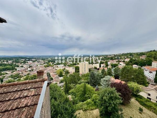 Immeuble
         17 pièces
        - 400 m² Exclusivité 139 000 € *