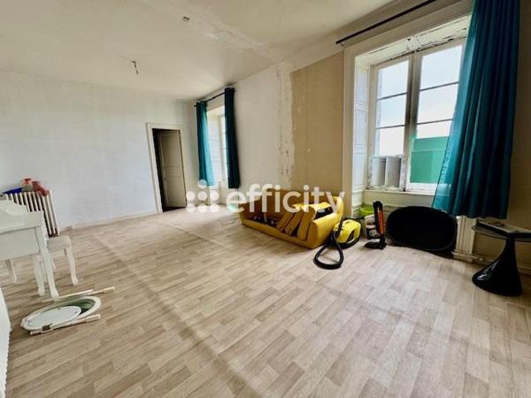 Immeuble
         17 pièces
        - 400 m² Exclusivité 139 000 € *