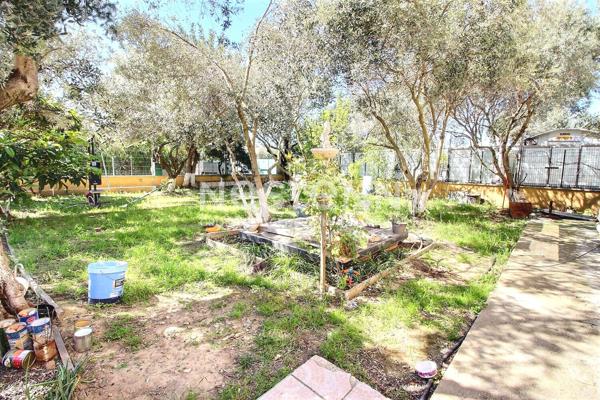 Marignane- A vendre Maison de type 5 avec 4 chambres sur une parcelle de 664m2