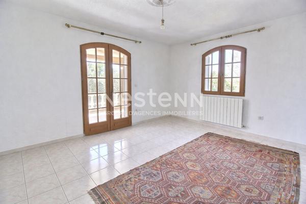 Marignane- A vendre Maison de type 5 avec 4 chambres sur une parcelle de 664m2