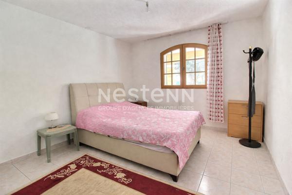 Marignane- A vendre Maison de type 5 avec 4 chambres sur une parcelle de 664m2