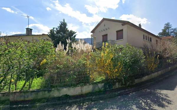 Maison à louer    4 pièces •  Laragne-Montéglin