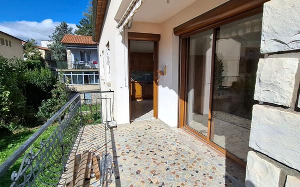 Maison à louer    4 pièces •  Laragne-Montéglin