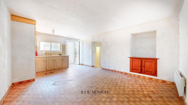 APPARTEMENT 2 CHAMBRES, CAVES, JARDIN