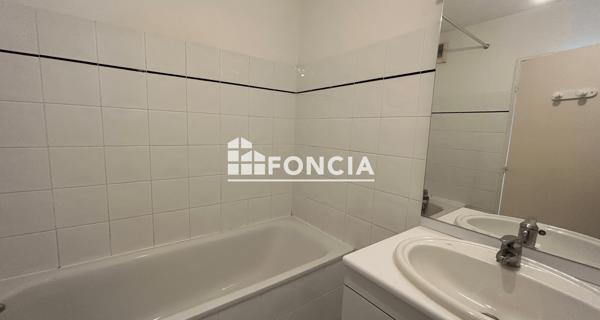 Location Appartement 2 pièces 47.2 m² - Orange 84100