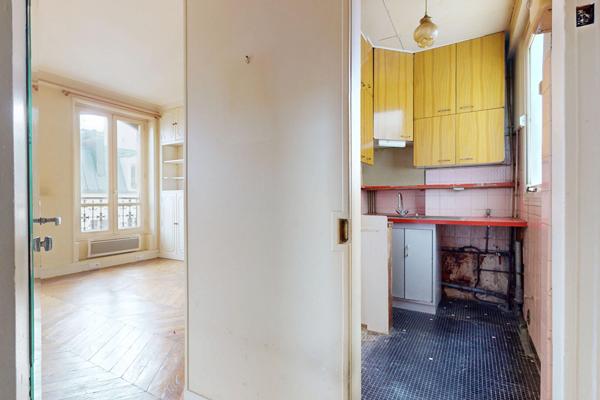 Appartement  3 pièces à rénover à deux pas des Batignolles