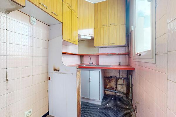 Appartement  3 pièces à rénover à deux pas des Batignolles