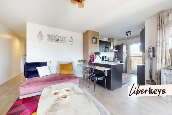 Appartement F3 avec vue sur le canal, immeuble récent avec loggia, cave et parking à Bobigny 93000