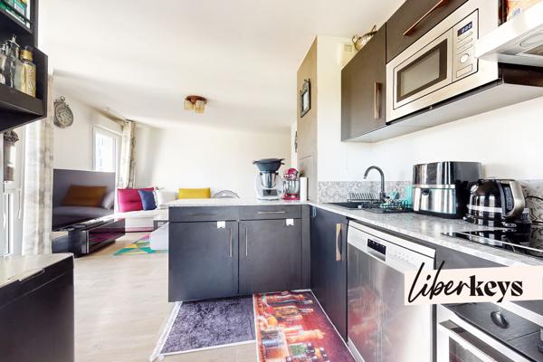 Appartement F3 avec vue sur le canal, immeuble récent avec loggia, cave et parking à Bobigny 93000