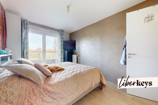 Appartement F3 avec vue sur le canal, immeuble récent avec loggia, cave et parking à Bobigny 93000