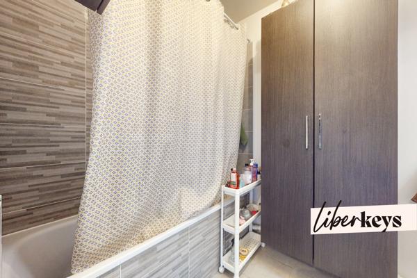 Appartement F3 avec vue sur le canal, immeuble récent avec loggia, cave et parking à Bobigny 93000