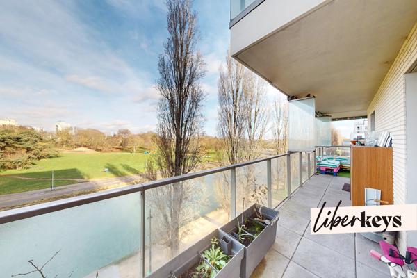 Appartement F3 avec vue sur le canal, immeuble récent avec loggia, cave et parking à Bobigny 93000