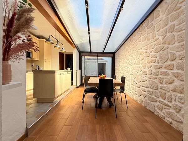 Maison coup de coeur avec cour et garage